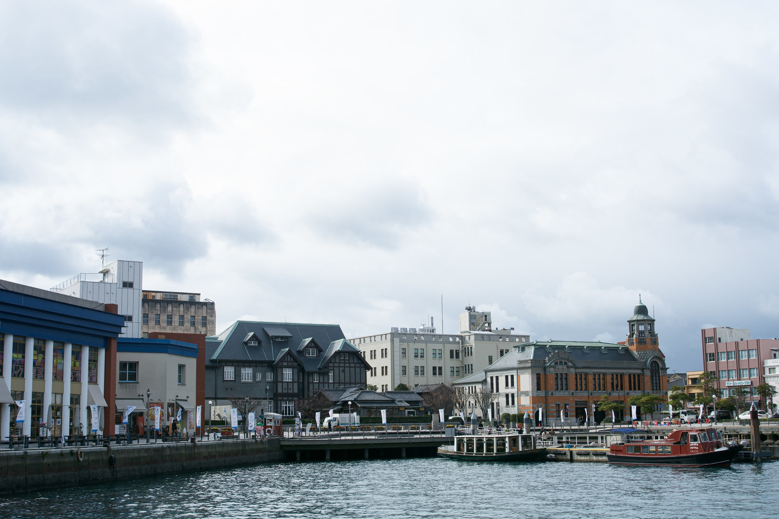 An article about the Kitakyushu Industrial Area. The eye-catching image shows Mojiko Port, making it clear that the article is about the Kitakyushu Industrial Area.